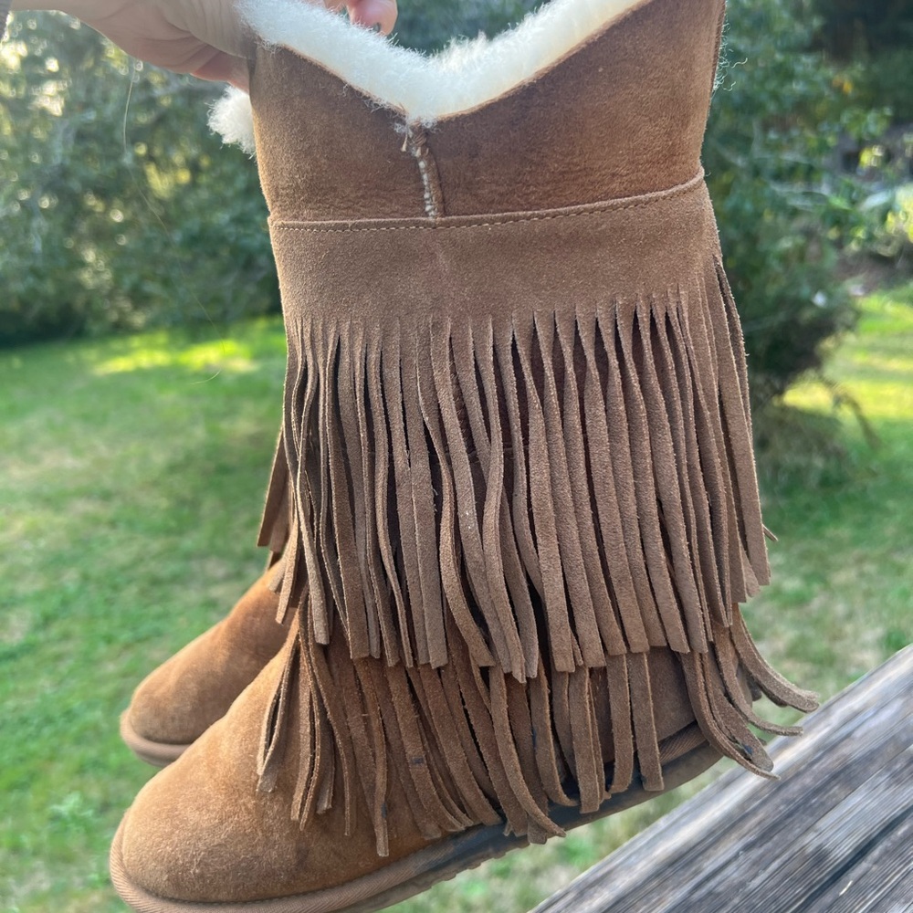 Koolaburra Brown Tan Sherpa Sheepskin Fringed Suede Leather Boots